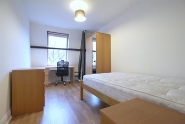 3 bed flat, St Andrews Street, Newcastle Upon Tyne, Newcastle, NE15SF - Image 2